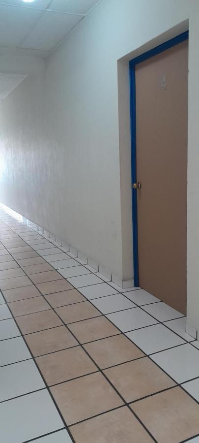 Hotel Happy House San Salvador Buitenkant foto