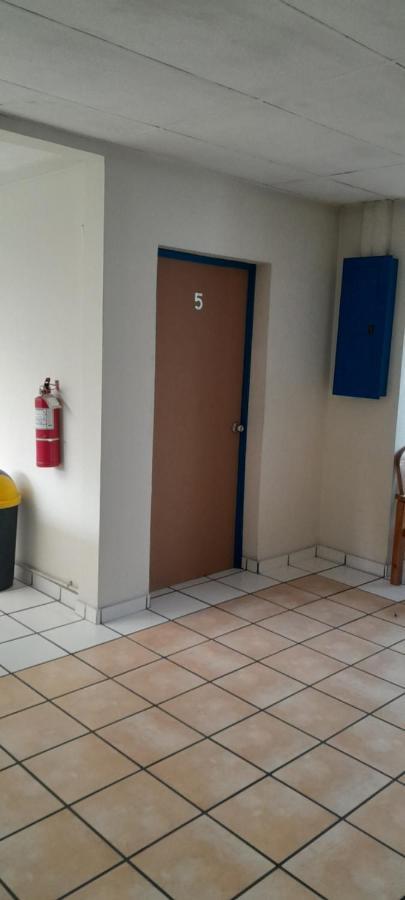 Hotel Happy House San Salvador Buitenkant foto